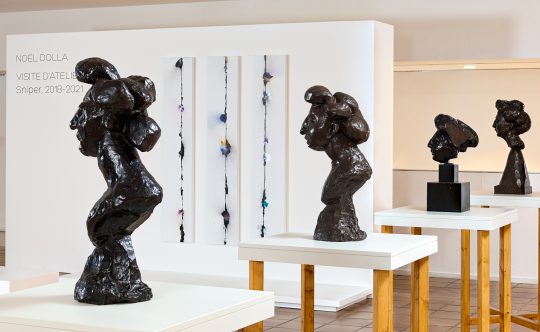 Vue de l'exposition "Noël Dolla, visite d'atelier" © Adagp, Paris, 2021 | © Succession H. Matisse pour les œuvres de l'artiste | Photo © François Fernandez